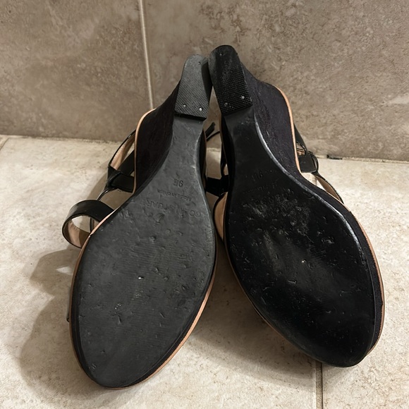 Beautiful, Size 9 Colin Stuart, wedge sandals - Picture 2 of 3